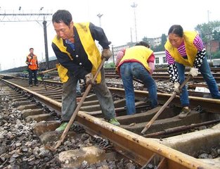 铁路公跨铁桥梁落物隧道口落石监测报警系统