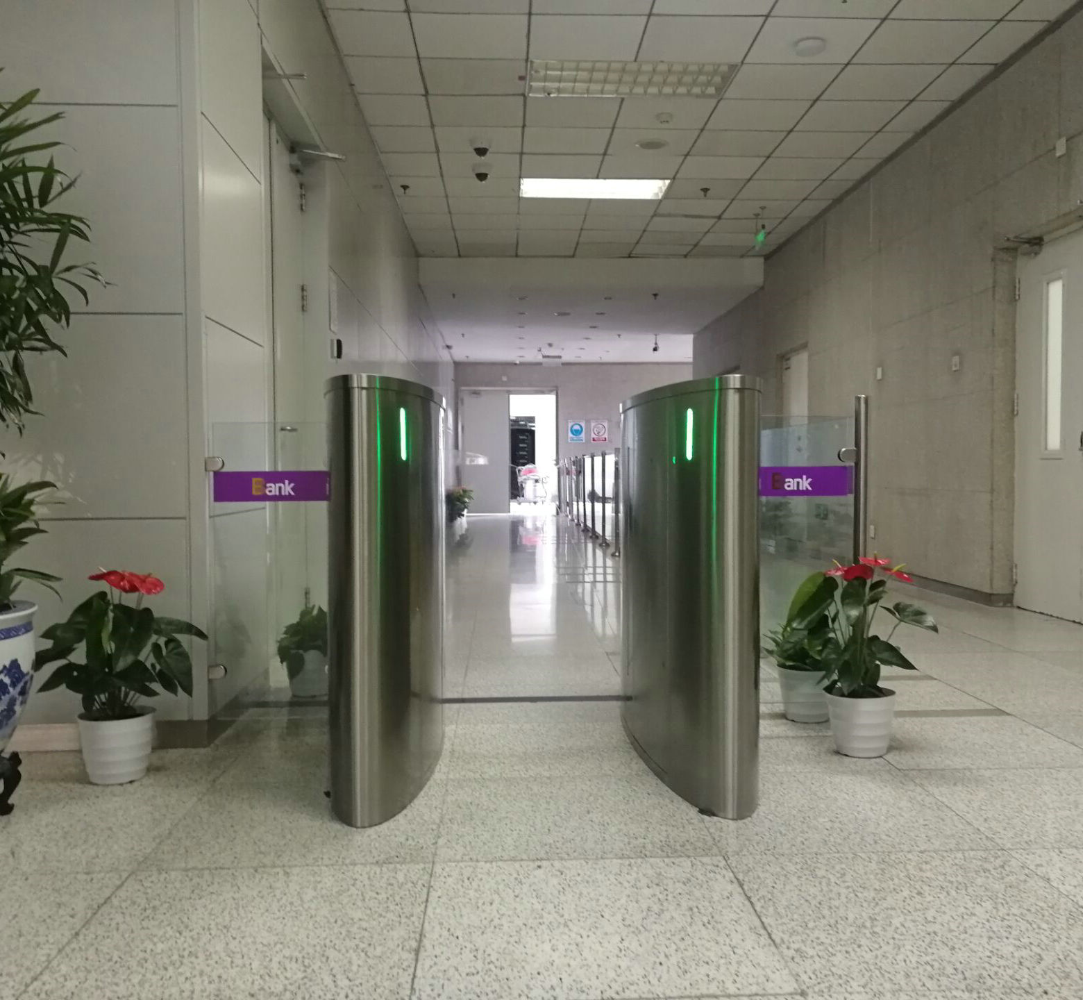 北京西莫罗翼闸通道